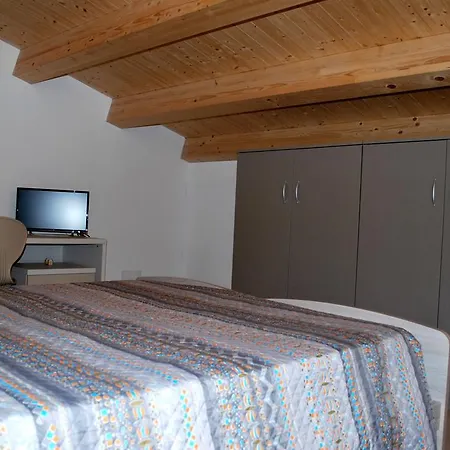 Paola Apartment *